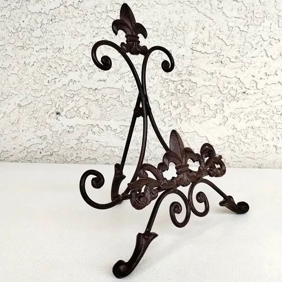 Vintage Cast Iron Fleur-de-Lis Display Easel Stand – Ornate Scroll Design – 11" - Picture 8 of 10